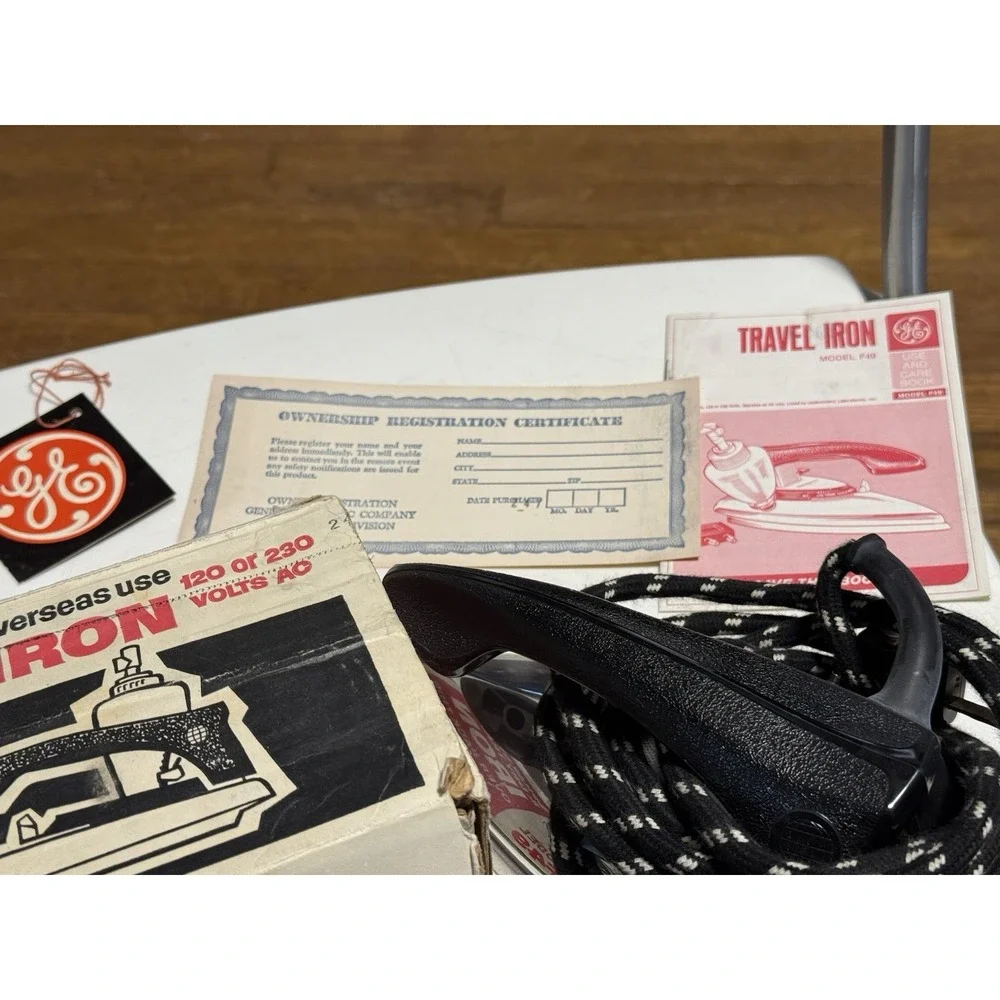 Vintage GE General Electric F49 International Travel Steam & Dry Iron EUC in Box